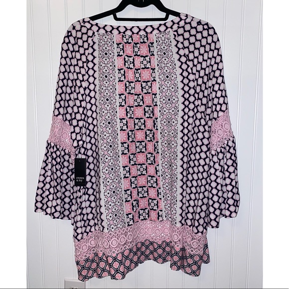 NWT Crown & Ivy Printed Blouse - Picture 2 of 4